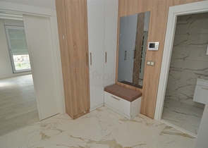 Gebäude mit 4 Wohnungen in der Gegend von Doshemealty - Antalya 