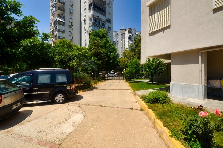 Wohnung mit 5+2 Grundrissen im Stadtteil Yesilbahce - Antalya 