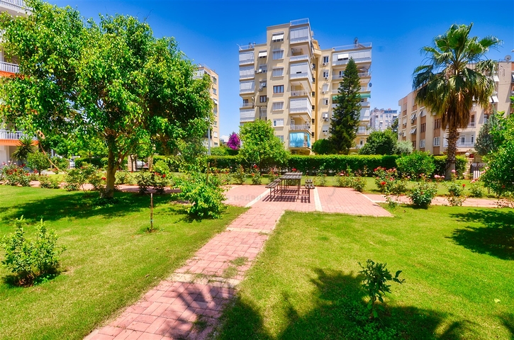 Wohnung mit 5+2 Grundrissen im Stadtteil Yesilbahce - Antalya 