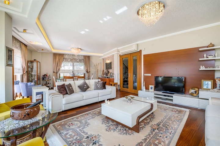 Wohnung mit 7+2 Grundrissen in der Wohngegend Çaglayan - Antalya  Wohnung mit 7+2 Grundrissen in der Wohngegend Çaglayan - Antalya