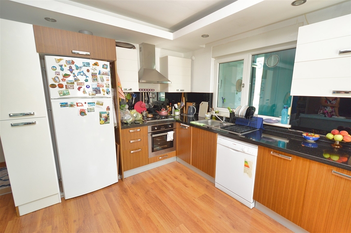 Wohnung 3+1 Duplex im Wohnbezirk Liman - Antalya 