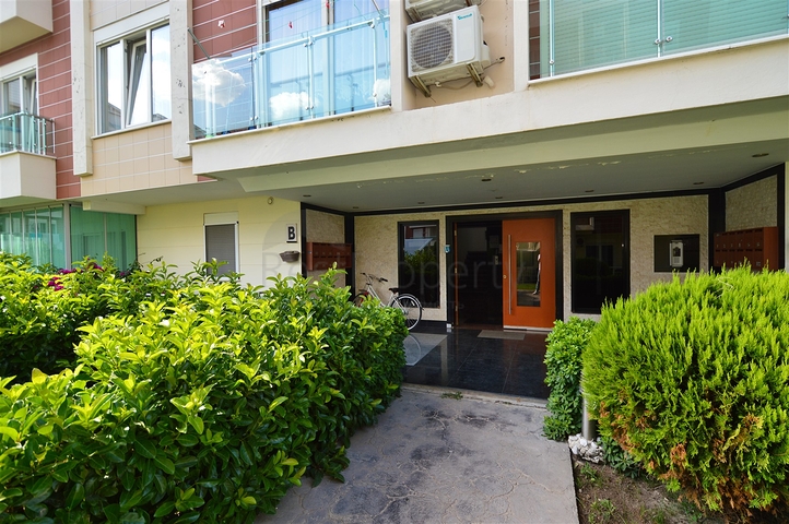 Wohnung 3+1 Duplex im Wohnbezirk Liman - Antalya 