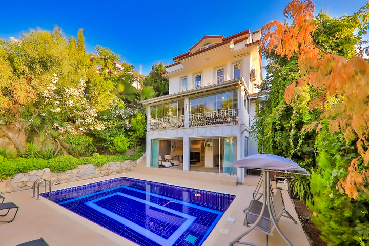 Villa mit 5+1 Pool in Fethiye 