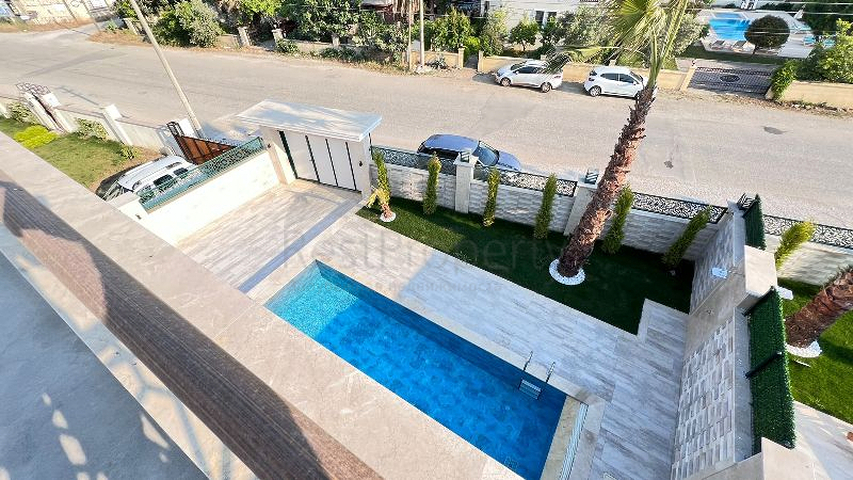 5+1 unmöblierte Villa in Fethiye 