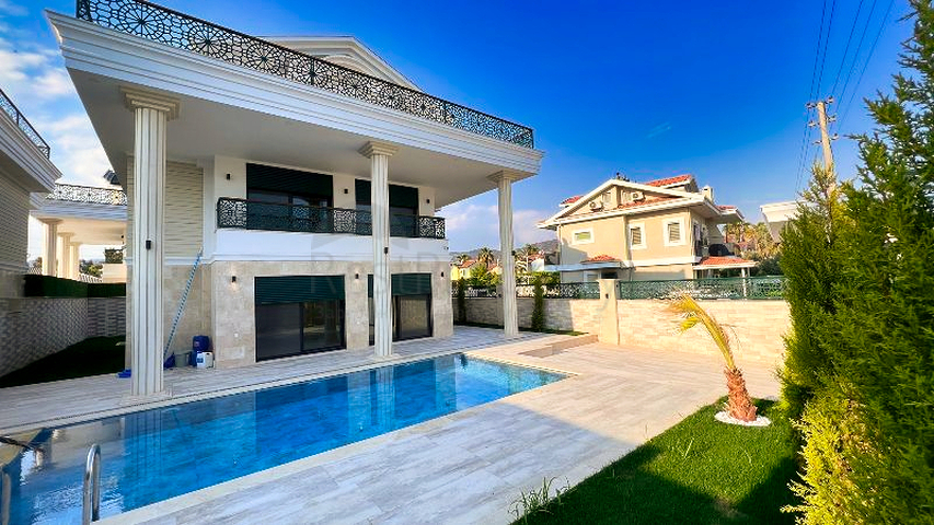 5+1 unmöblierte Villa in Fethiye 