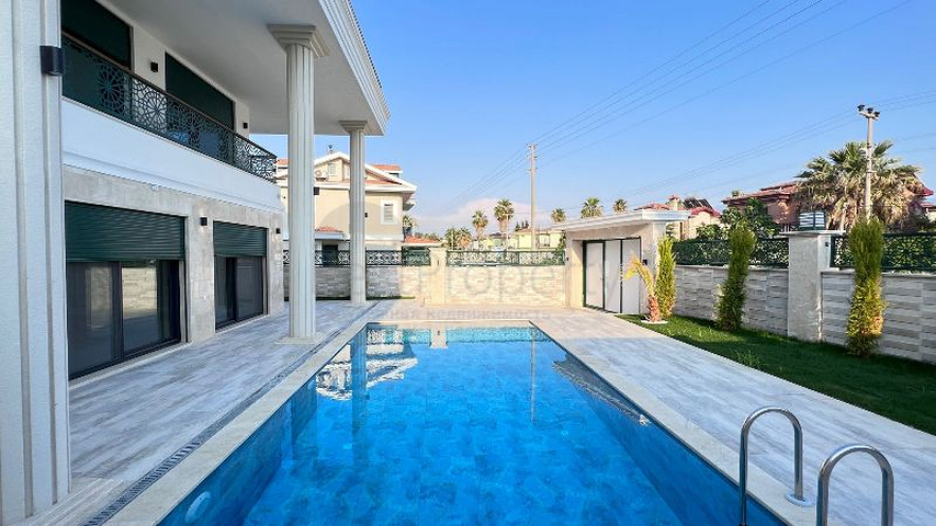 5+1 unmöblierte Villa in Fethiye 