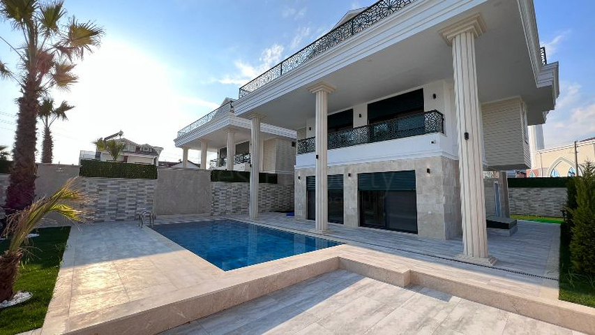 5+1 unmöblierte Villa in Fethiye 