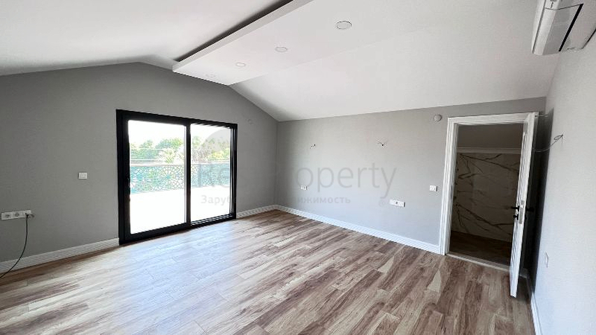 5+1 unmöblierte Villa in Fethiye 