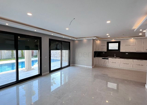 5+1 unmöblierte Villa in Fethiye 