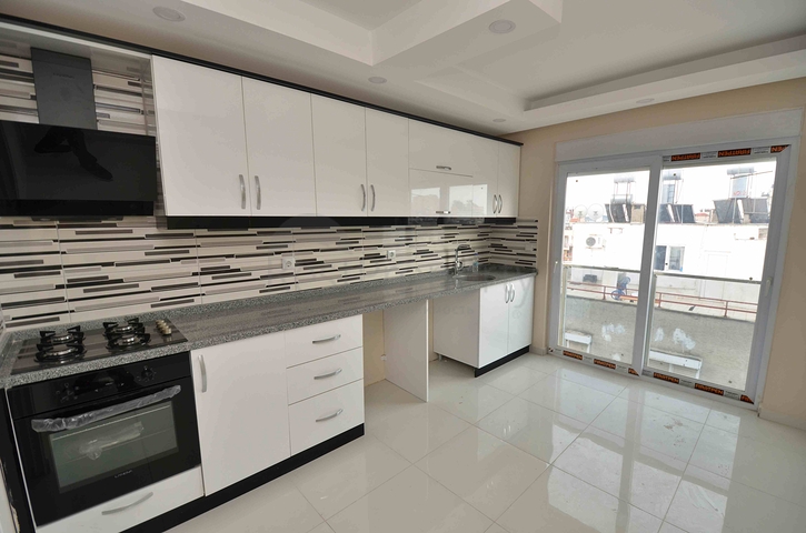 Geräumige 3+1-Wohnung im Zentrum von Antalya