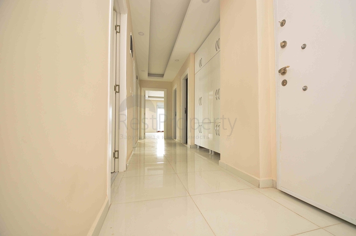 Geräumige 3+1-Wohnung im Zentrum von Antalya