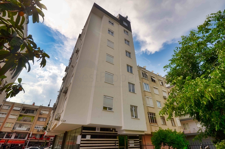 Geräumige 3+1-Wohnung im Zentrum von Antalya