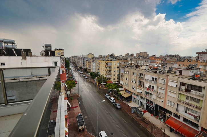 Geräumige 3+1-Wohnung im Zentrum von Antalya