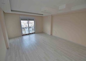 Geräumige 3+1-Wohnung im Zentrum von Antalya