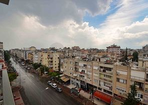 Geräumige 3+1-Wohnung im Zentrum von Antalya