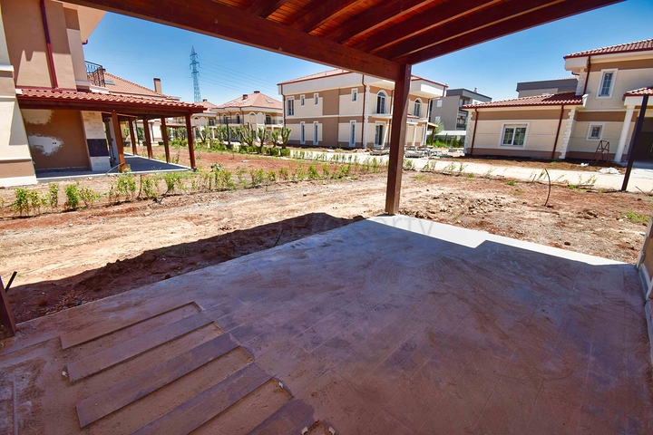Neue 4+1-Villa im Stadtteil Doshemealty - Antalya 