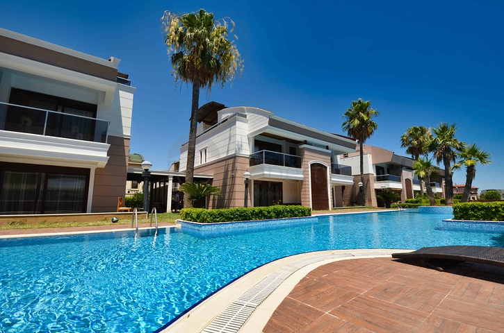 Luxusvillen mit 5+2 Grundrissen in Sarysu - Antalya  Luxusvillen mit 5+2 Grundrissen in Sarysu - Antalya
