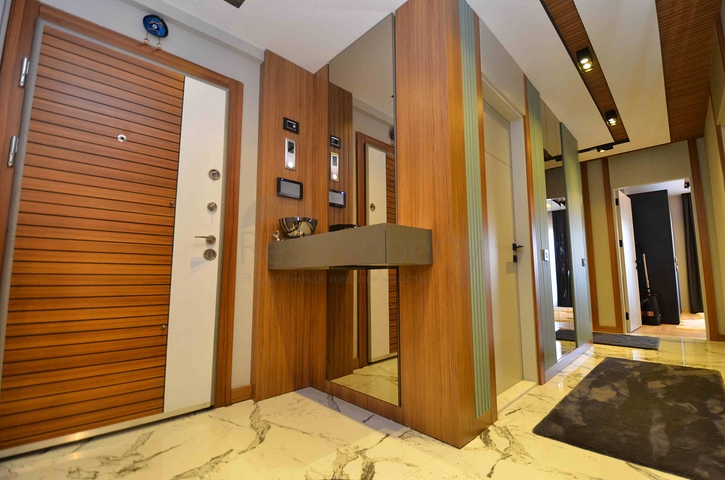 4+1 Wohnungen im Zentrum von Antalya 