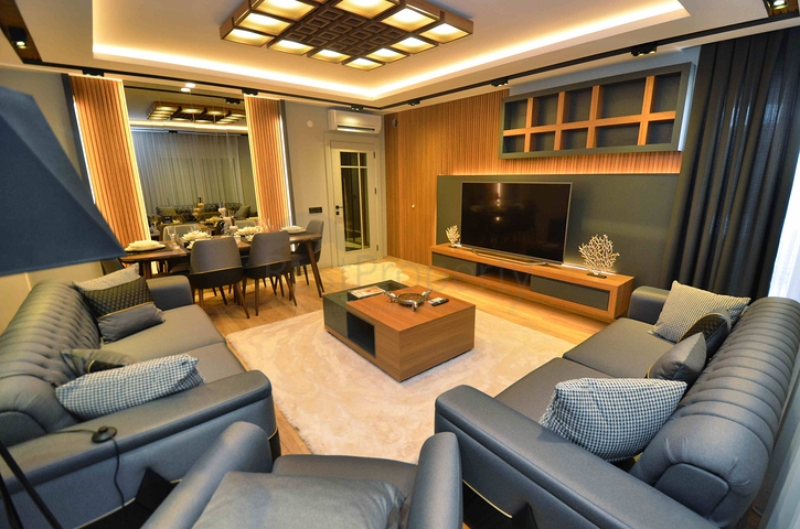 4+1 Wohnungen im Zentrum von Antalya 