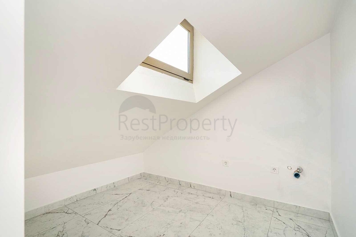 Geräumige Villa mit 6+1 Grundriss in der Region Doshemealty - Antalya 