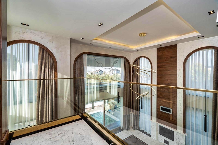 Geräumige Villa mit 6+1 Grundriss in der Region Doshemealty - Antalya 