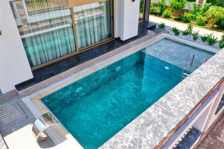 Geräumige Villa mit 6+1 Grundriss in der Region Doshemealty - Antalya 