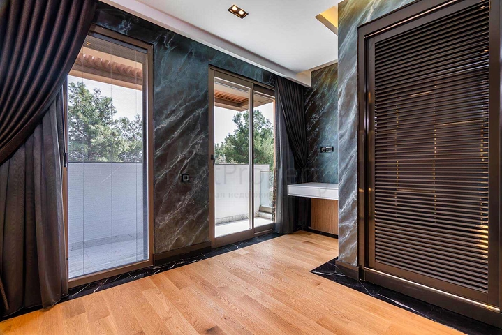 Geräumige Villa mit 6+1 Grundriss in der Region Doshemealty - Antalya 