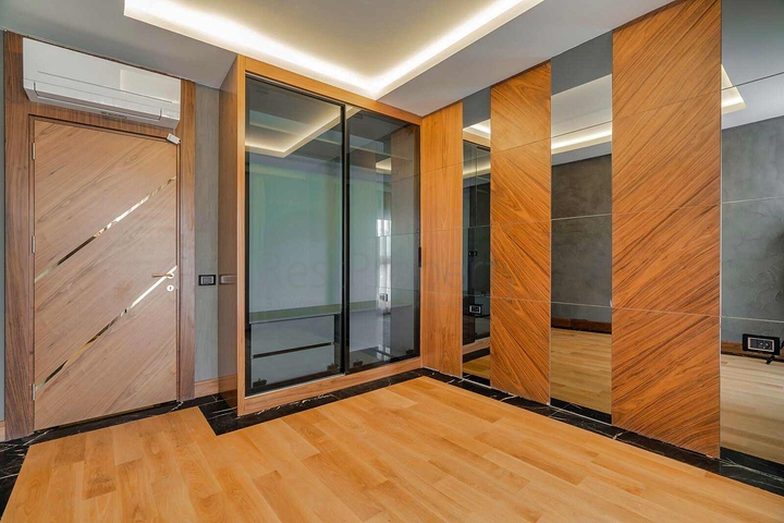 Geräumige Villa mit 6+1 Grundriss in der Region Doshemealty - Antalya 