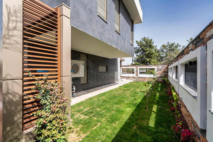 Geräumige Villa mit 6+1 Grundriss in der Region Doshemealty - Antalya 