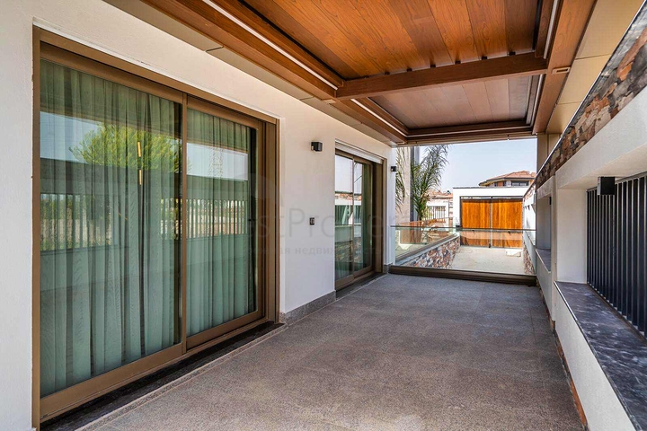 Geräumige Villa mit 6+1 Grundriss in der Region Doshemealty - Antalya 