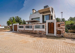 Geräumige Villa mit 6+1 Grundriss in der Region Doshemealty - Antalya 