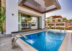 Geräumige Villa mit 6+1 Grundriss in der Region Doshemealty - Antalya 