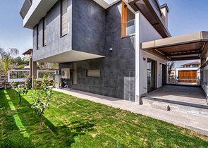 Geräumige Villa mit 6+1 Grundriss in der Region Doshemealty - Antalya 