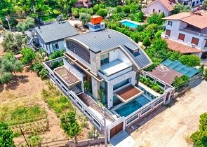 Geräumige Villa mit 6+1 Grundriss in der Region Doshemealty - Antalya 