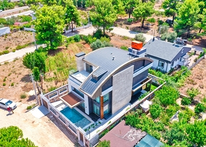 Geräumige Villa mit 6+1 Grundriss in der Region Doshemealty - Antalya 