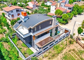 Geräumige Villa mit 6+1 Grundriss in der Region Doshemealty - Antalya 