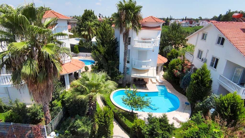 320 m2 große 3+1-Villa in Belek