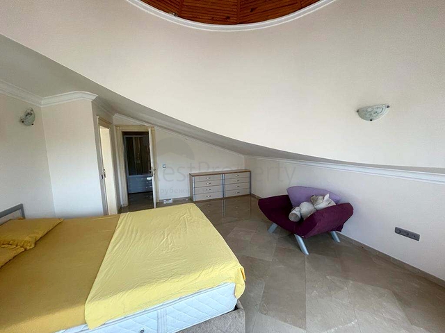 320 m2 große 3+1-Villa in Belek