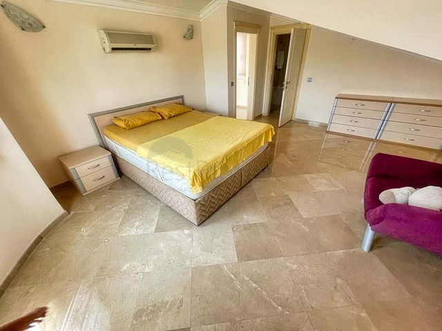 320 m2 große 3+1-Villa in Belek