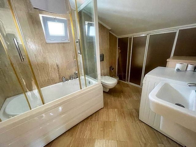 320 m2 große 3+1-Villa in Belek