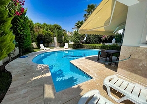 320 m2 große 3+1-Villa in Belek