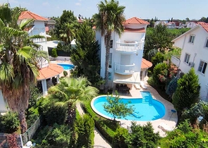 320 m2 große 3+1-Villa in Belek