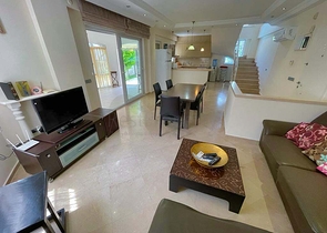 320 m2 große 3+1-Villa in Belek