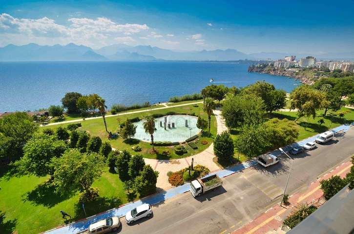 Wohnung mit 5+1 Grundriss in der Wohngegend Lara - Antalya 