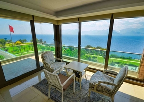 Wohnung mit 5+1 Grundriss in der Wohngegend Lara - Antalya 