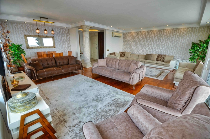 4+1 Wohnung im Stadtteil Bahçelievler - Antalya 