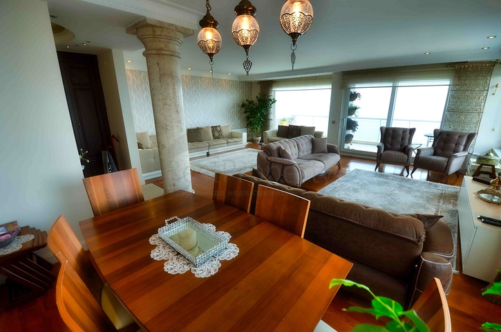 4+1 Wohnung im Stadtteil Bahçelievler - Antalya 