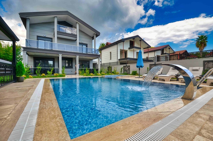 Geräumige 4+1-Villa im Stadtteil Kemer - Antalya 