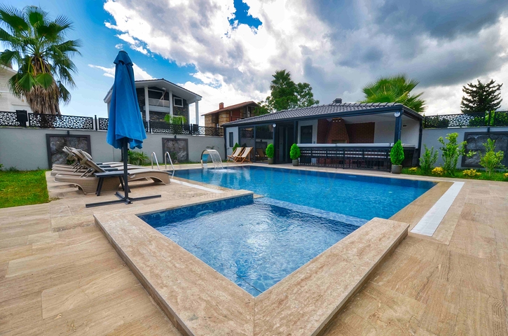 Geräumige 4+1-Villa im Stadtteil Kemer - Antalya 