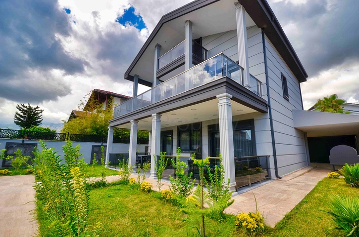 Geräumige 4+1-Villa im Stadtteil Kemer - Antalya 